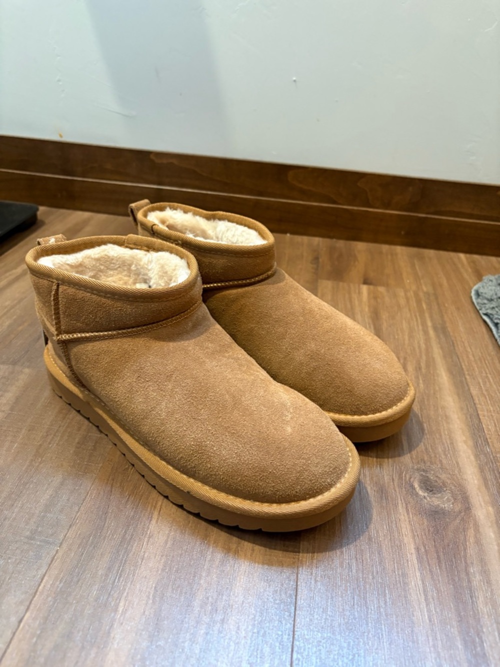NWT Classic Cozy Suede Ankle Booties in Chestnut